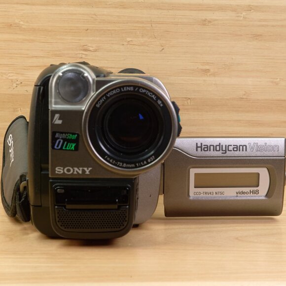 Vintage Sony Handycam DCR-TRV43 NTSC VideoHi8 Camcorder, Made in Japan - Picture 3 of 10